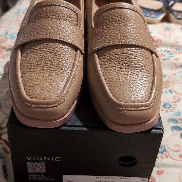 Vionic Loafers, Brand New, Nude, 8W - Picture 4 of 9